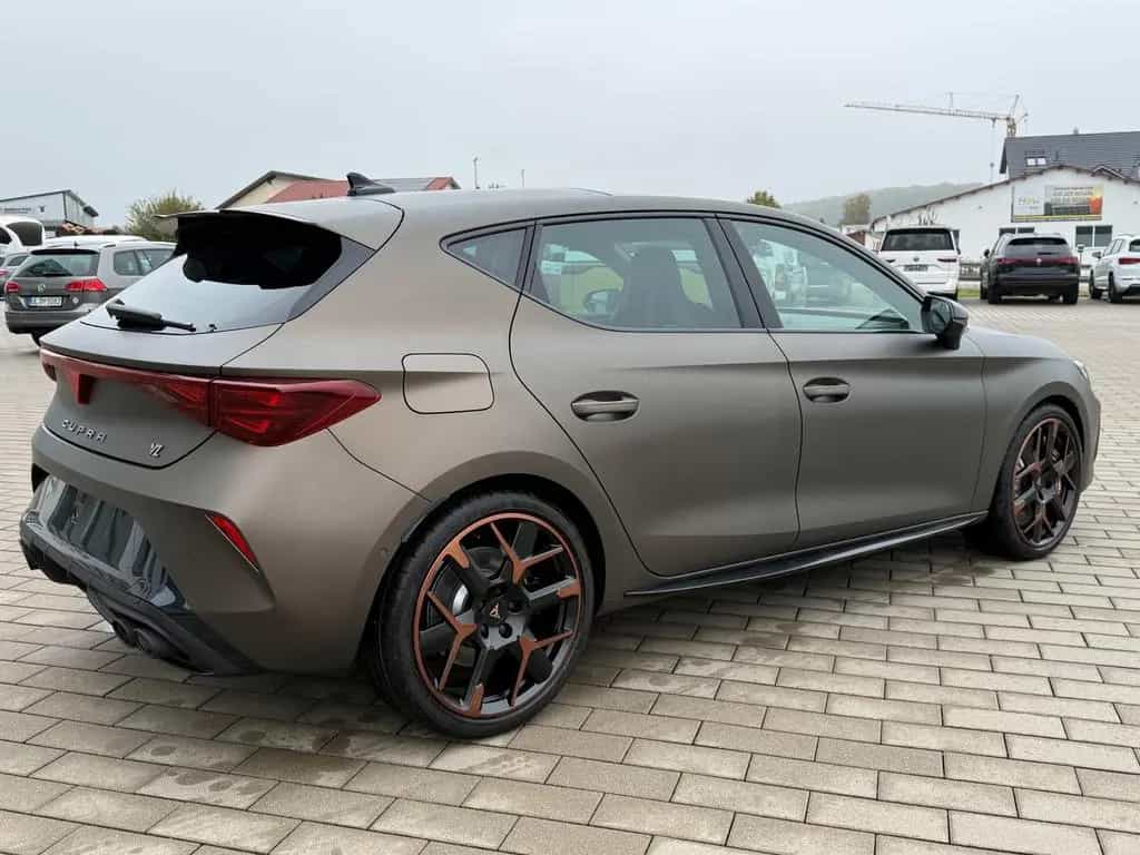 Cupra Leon 2.0 TSI VZ EXTREME+AHK+Century Bronze Matt 05/2026-photo-11