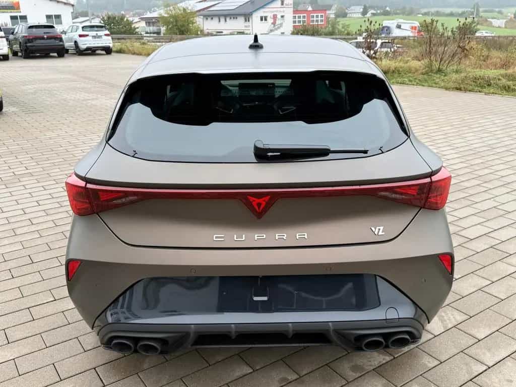 Cupra Leon 2.0 TSI VZ EXTREME+AHK+Century Bronze Matt 05/2026-photo-12