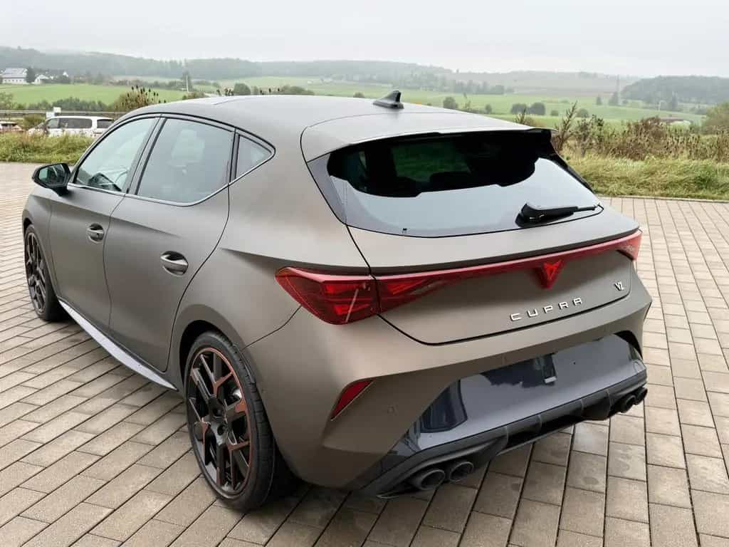 Cupra Leon 2.0 TSI VZ EXTREME+AHK+Century Bronze Matt 05/2026-photo-14