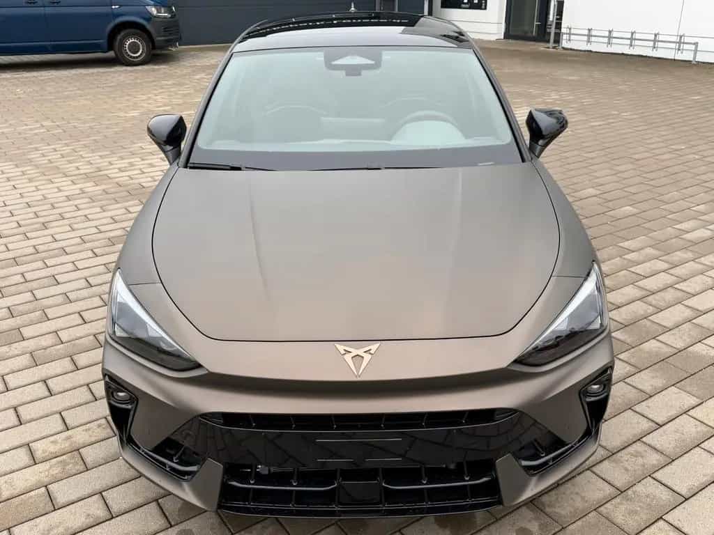 Cupra Leon 2.0 TSI VZ EXTREME+AHK+Century Bronze Matt 05/2026-photo-19