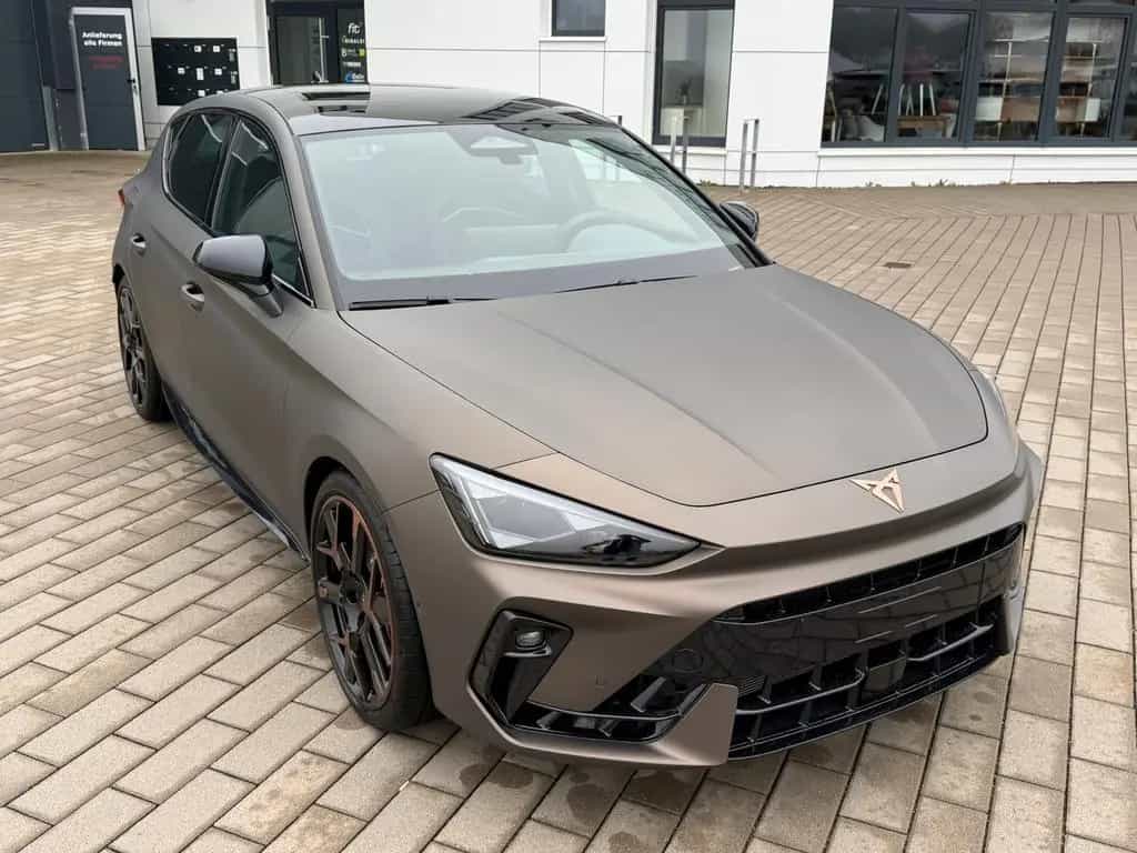 Cupra Leon 2.0 TSI VZ EXTREME+AHK+Century Bronze Matt 05/2026-photo-20