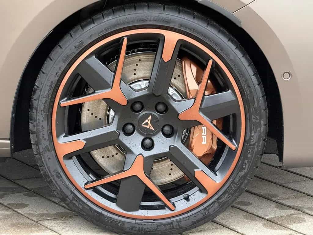 Cupra Leon 2.0 TSI VZ EXTREME+AHK+Century Bronze Matt 05/2026-photo-22