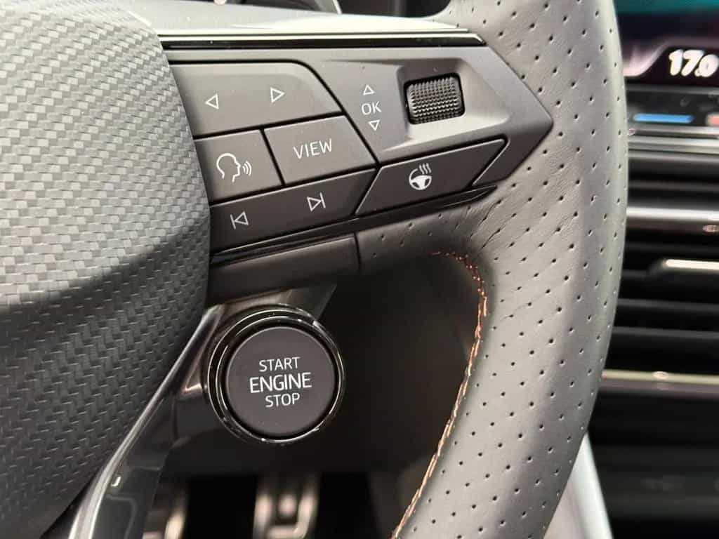 Cupra Leon 2.0 TSI VZ EXTREME+AHK+Century Bronze Matt 05/2026-photo-30