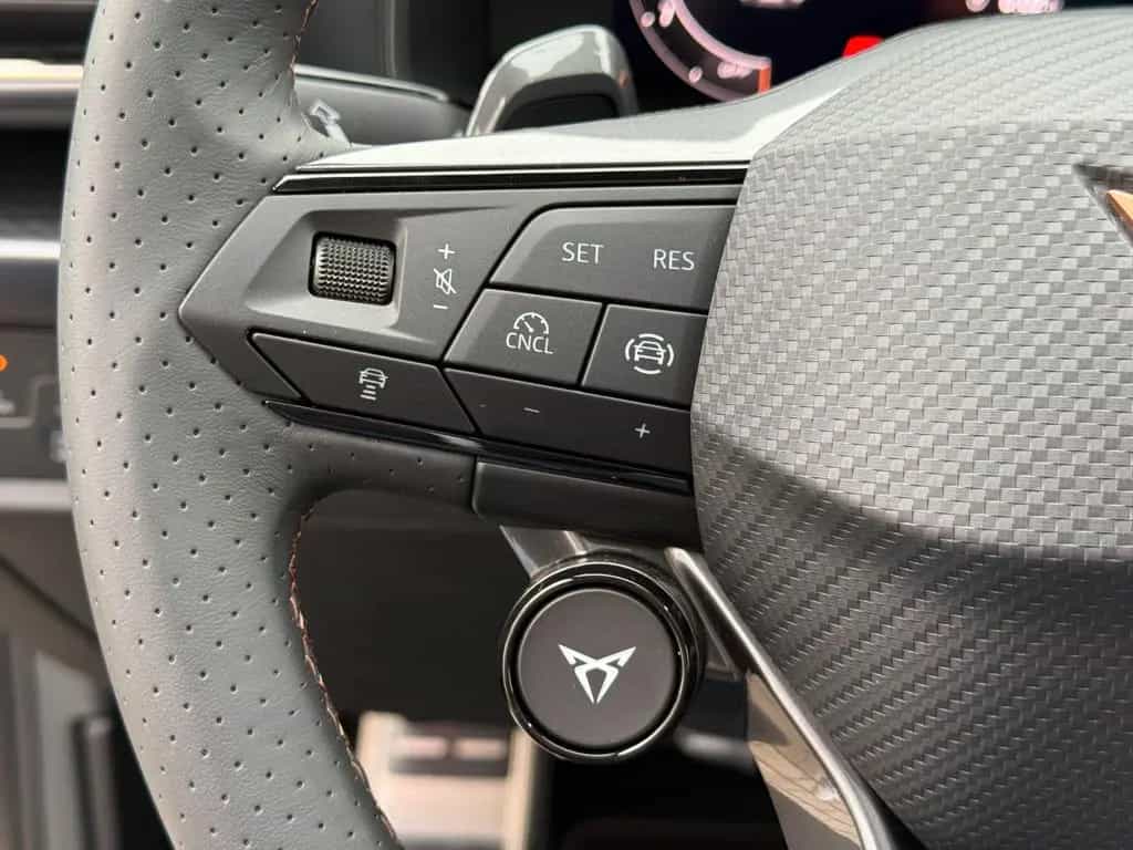 Cupra Leon 2.0 TSI VZ EXTREME+AHK+Century Bronze Matt 05/2026-photo-31