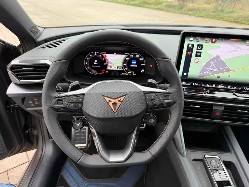 Cupra Leon 2.0 TSI VZ EXTREME+AHK+Century Bronze Matt 05/2026-photo-36