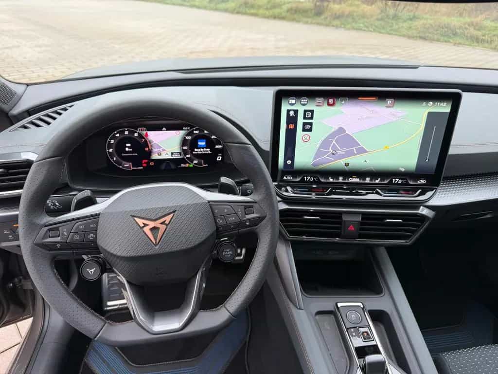 Cupra Leon 2.0 TSI VZ EXTREME+AHK+Century Bronze Matt 05/2026-photo-37