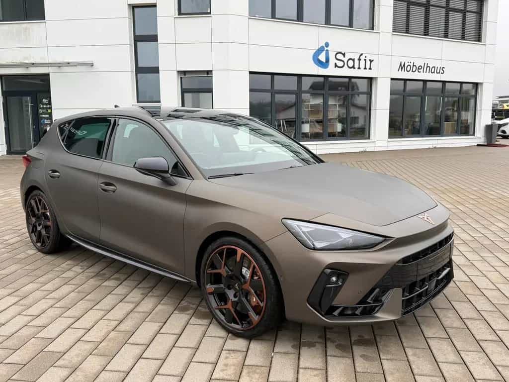 Cupra Leon 2.0 TSI VZ EXTREME+AHK+Century Bronze Matt 05/2026-photo-5