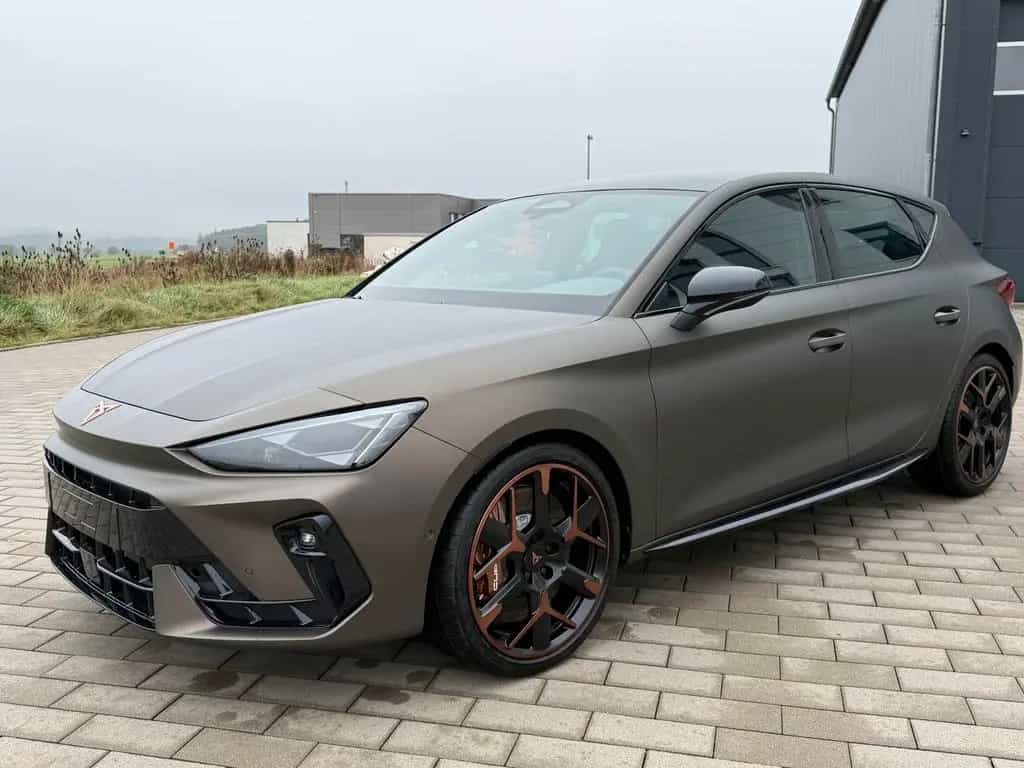 Cupra Leon 2.0 TSI VZ EXTREME+AHK+Century Bronze Matt 05/2026-photo-6
