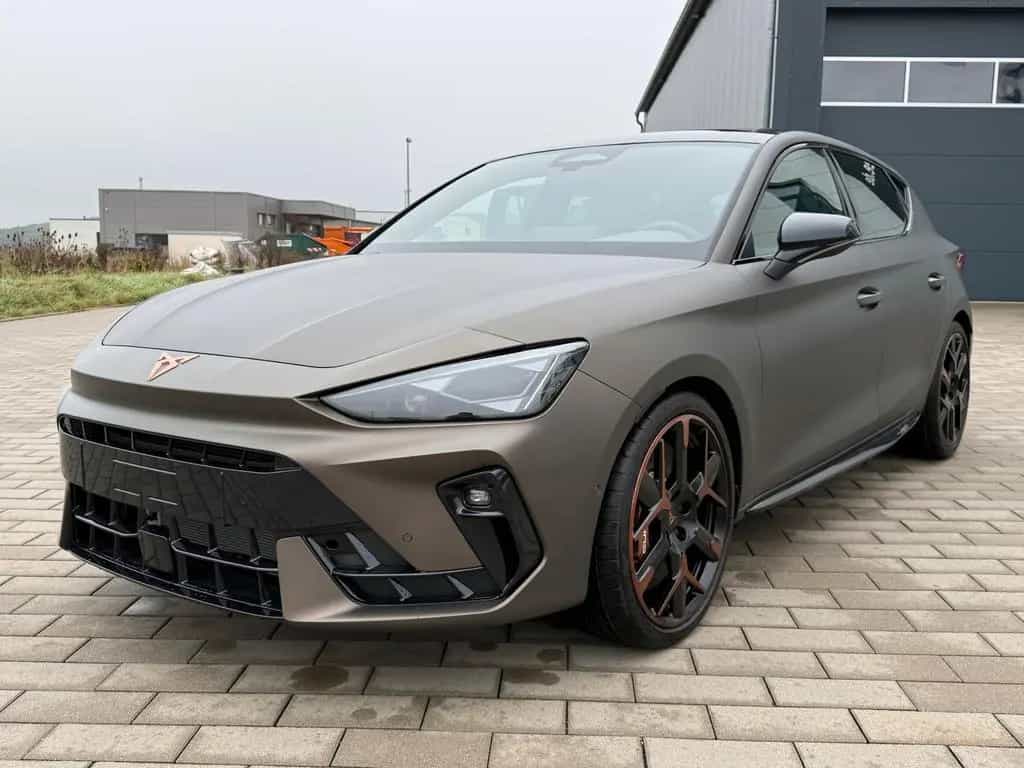 Cupra Leon 2.0 TSI VZ EXTREME+AHK+Century Bronze Matt 05/2026-photo-7