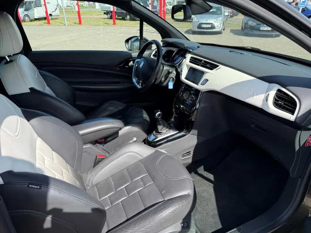 Citroën DS3 1.6 Ultra-Prestige SHZ Klima PDC Navi 02/2013-photo-12