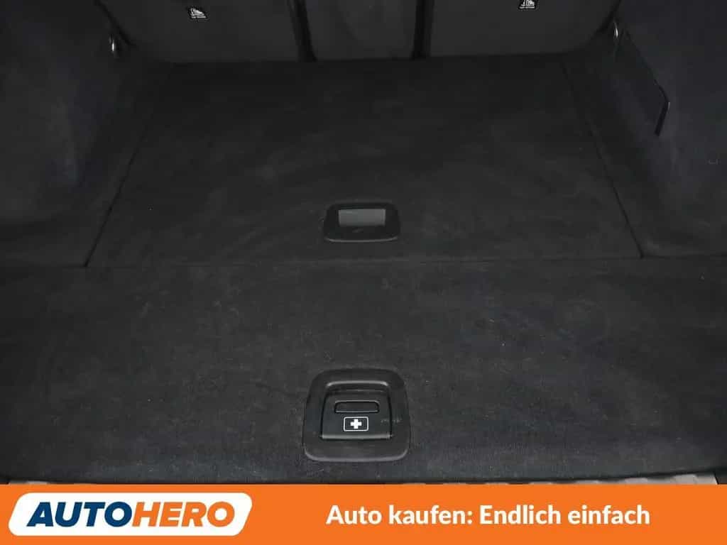 BMW 330 i xDrive Sport Line Aut.*NAVI*LED*TEMPO*CAM* 11/2019-photo-17