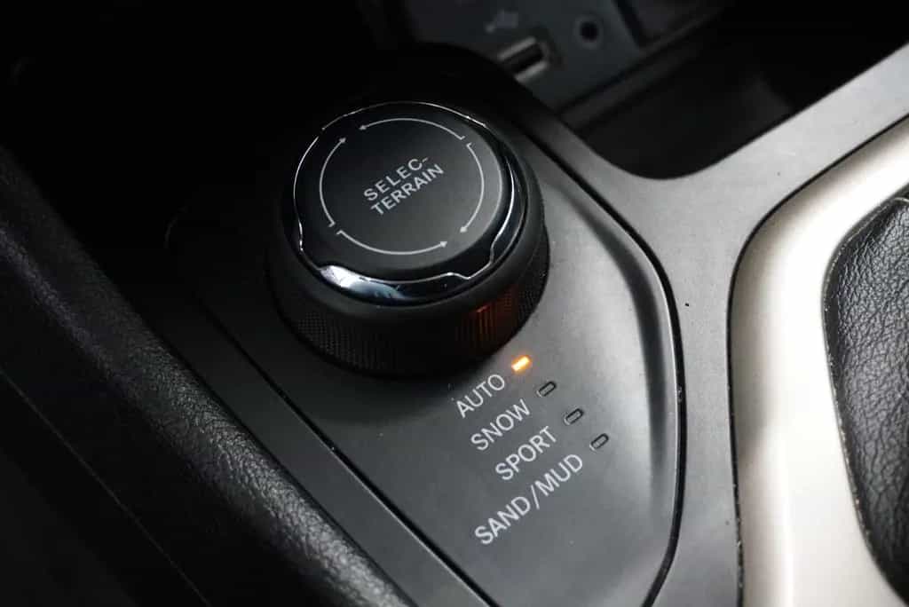 Jeep Cherokee 3,2I V6 LIMITED 272PS 4X4 AUT. *TOP* 01/2016-photo-22