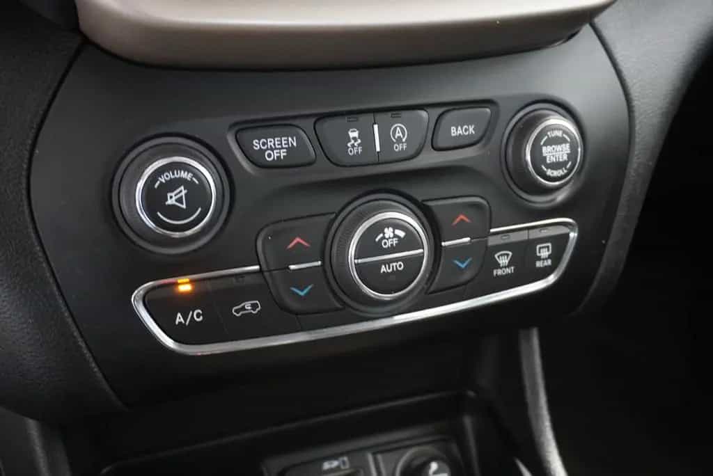Jeep Cherokee 3,2I V6 LIMITED 272PS 4X4 AUT. *TOP* 01/2016-photo-23