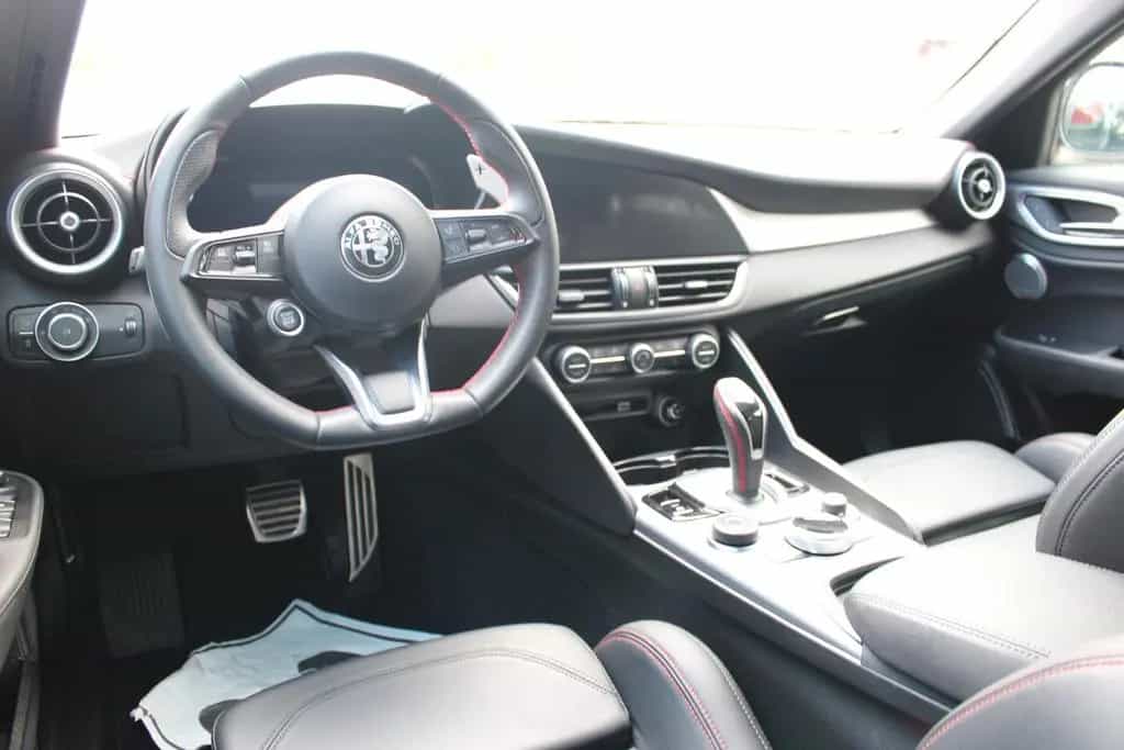 Alfa Romeo Giulia Competizione Q4  MATRIX-LED  0,99% Finanz 10/2023-photo-10