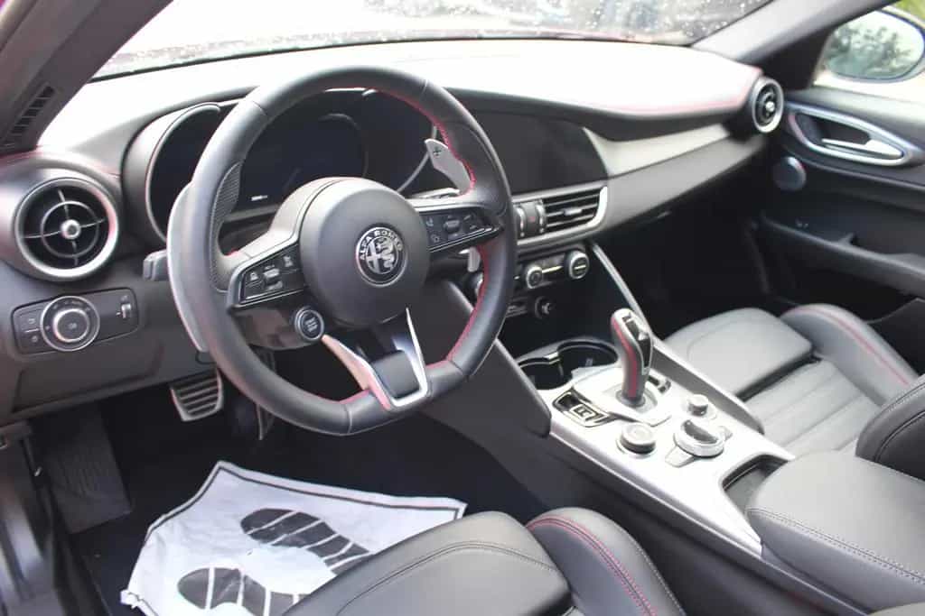 Alfa Romeo Giulia Competizione Q4  MATRIX-LED  0,99% Finanz 10/2023-photo-13