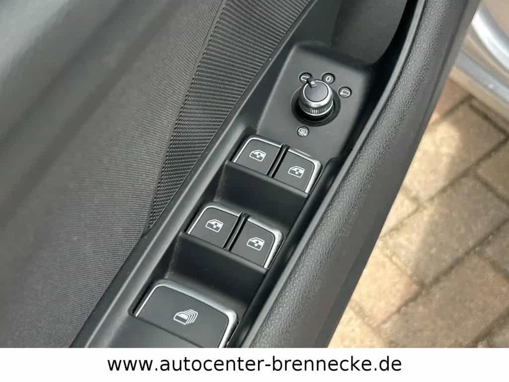Audi A3 Cabriolet Sport*Automatik*Bi-Xenon*PDC* 05/2017-photo-19