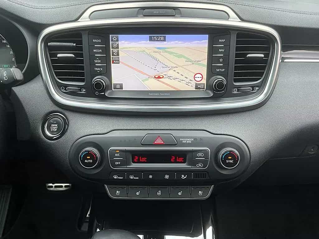 Kia Sorento 2.2 CRDi AUT 4WD Platinum XEN PANO NAVI 03/2018-photo-17