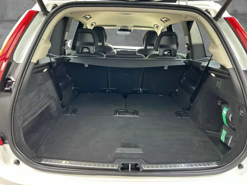 Volvo XC90 B5 (Diesel) AWD Momentum Pro (EURO 6d) 02/2021-photo-7