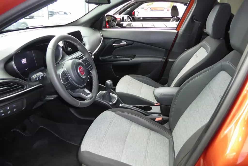 Fiat Tipo Cross erst 16.800 KM!! Navi R-Kamera 06/2021-photo-4