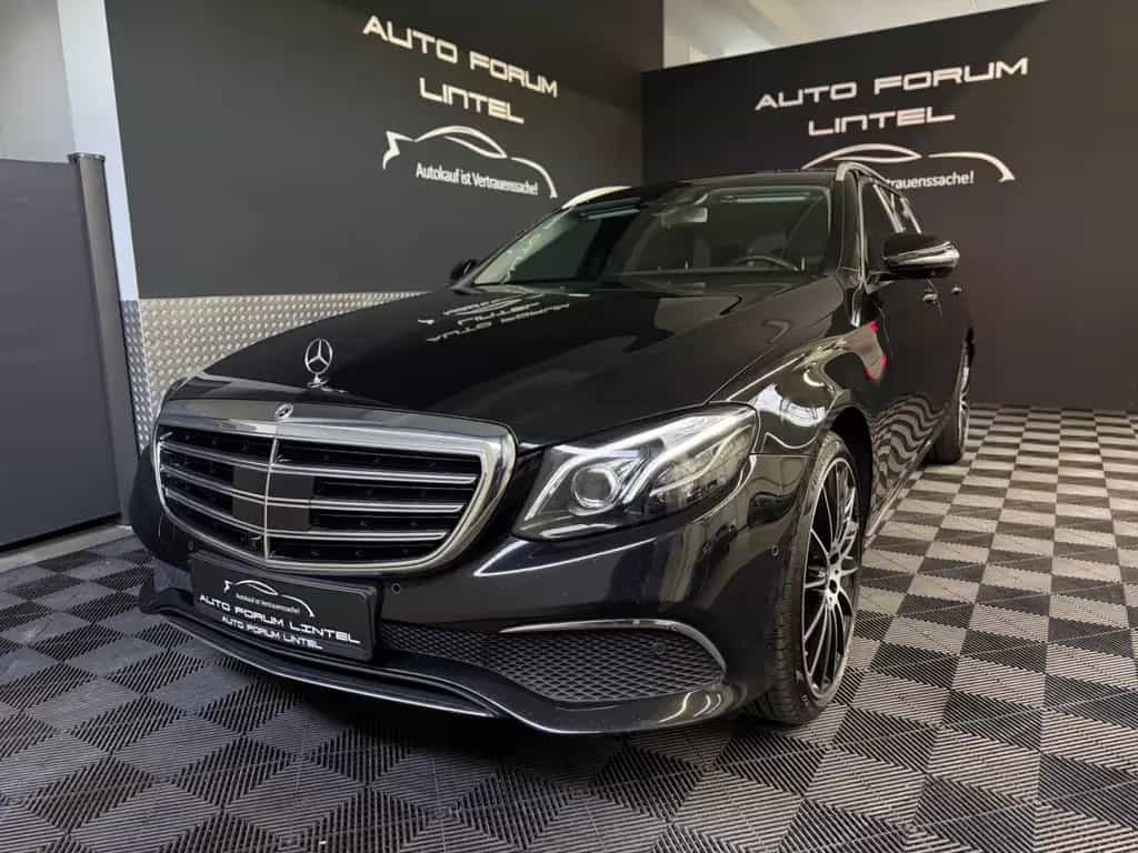 Mercedes-Benz E-Class d 4Matic T-SCHECKH.-LED-AMG 20"-AIRMATIC- 12/2018-photo-0