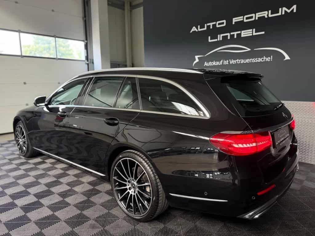 Mercedes-Benz E-Class d 4Matic T-SCHECKH.-LED-AMG 20"-AIRMATIC- 12/2018-photo-3