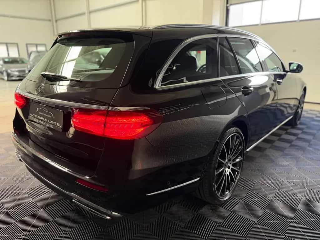Mercedes-Benz E-Class d 4Matic T-SCHECKH.-LED-AMG 20"-AIRMATIC- 12/2018-photo-4