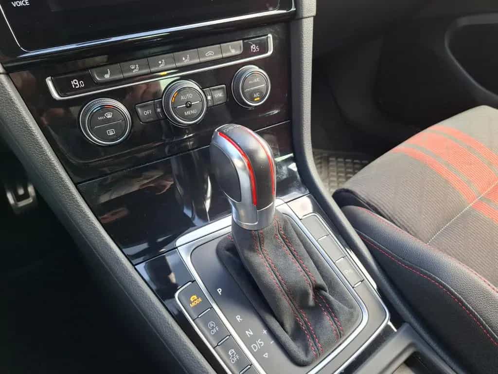 Volkswagen Golf VII Lim. GTI TCR*213kw*LED*DSG*19zoll*2-H* 06/2019-photo-16