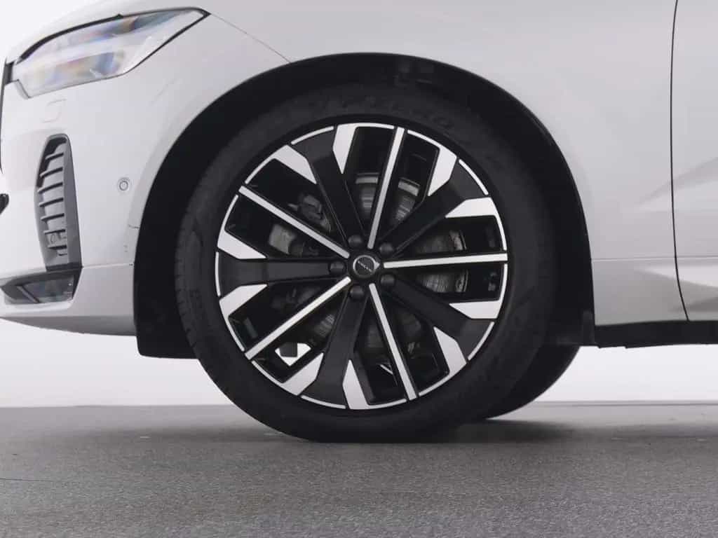 Volvo XC60 B5 AWD Ultra Dark+21''LM+MEMRY+MASSAGE+BO&W 08/2025-photo-19