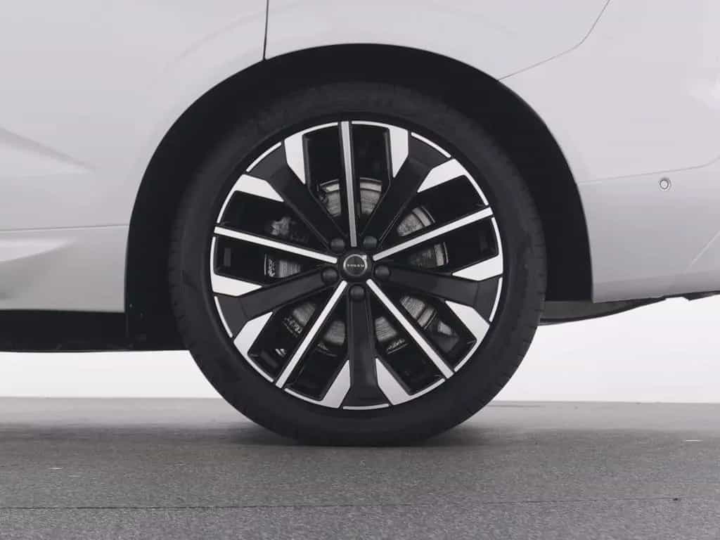 Volvo XC60 B5 AWD Ultra Dark+21''LM+MEMRY+MASSAGE+BO&W 08/2025-photo-20