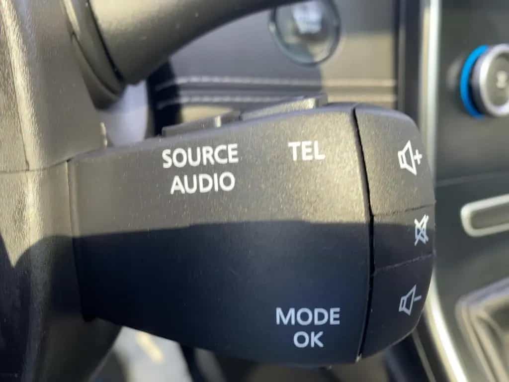 Renault Scenic IV 1.3 TCe 140 Intens *Panorama*Navi*DAB* 04/2018-photo-19