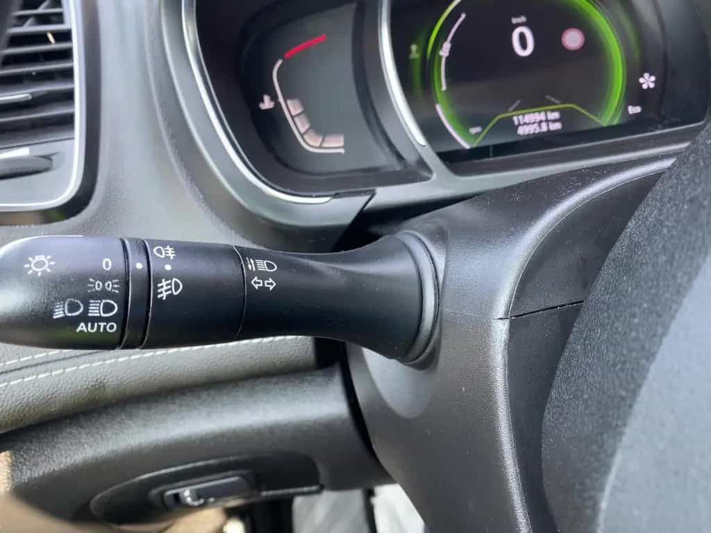Renault Scenic IV 1.3 TCe 140 Intens *Panorama*Navi*DAB* 04/2018-photo-20