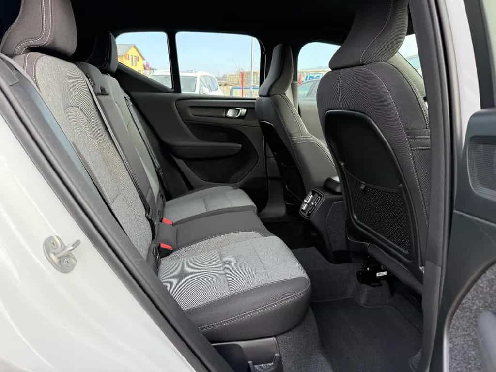 Volvo XC40 Plus Dark 2WD/Navi/Harman-Kardon 10/2023-photo-12