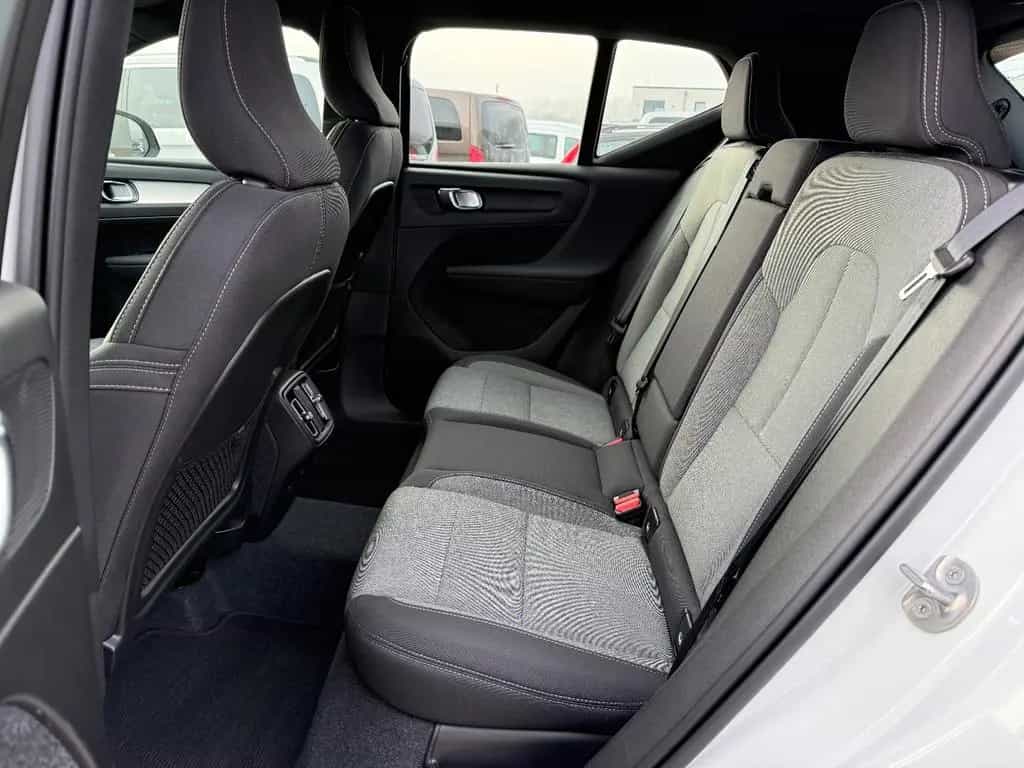 Volvo XC40 Plus Dark 2WD/Navi/Harman-Kardon 10/2023-photo-14
