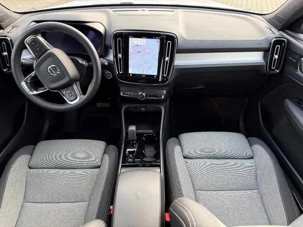Volvo XC40 Plus Dark 2WD/Navi/Harman-Kardon 10/2023-photo-20