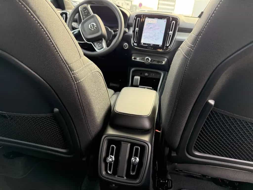 Volvo XC40 Plus Dark 2WD/Navi/Harman-Kardon 10/2023-photo-22