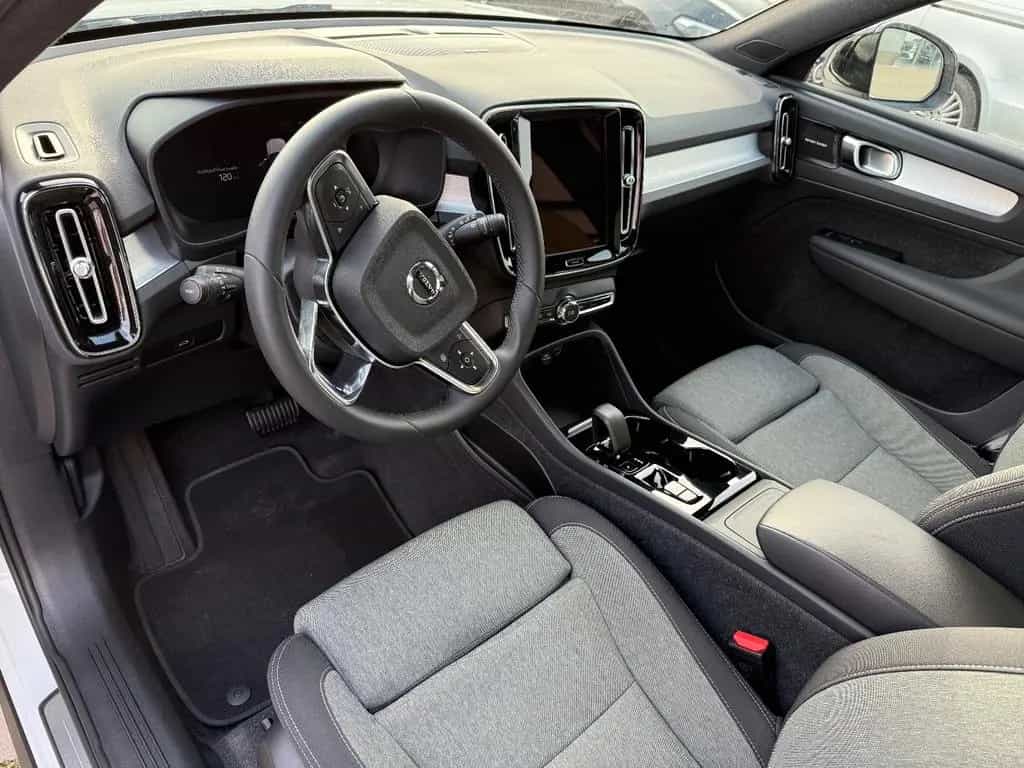 Volvo XC40 Plus Dark 2WD/Navi/Harman-Kardon 10/2023-photo-26