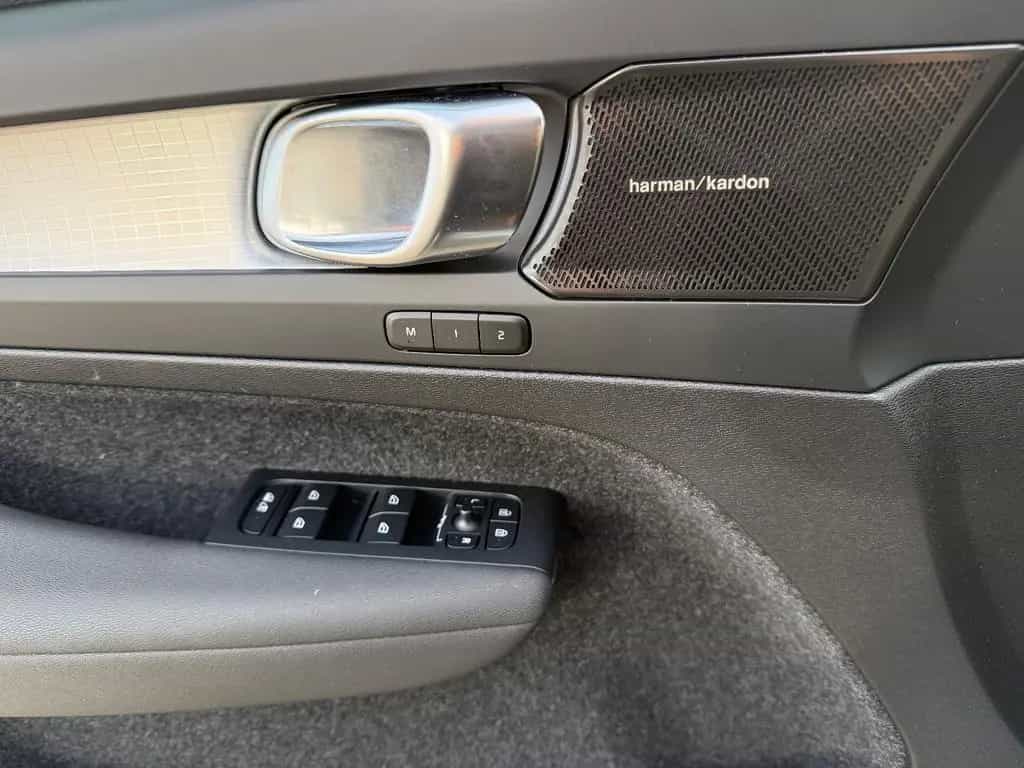 Volvo XC40 Plus Dark 2WD/Navi/Harman-Kardon 10/2023-photo-28