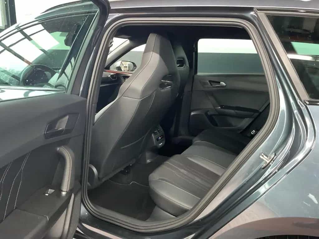 Cupra Leon Sportstourer 2.0 TSI DSG VZ NAVI MATRIX AHK 01/2024-photo-6