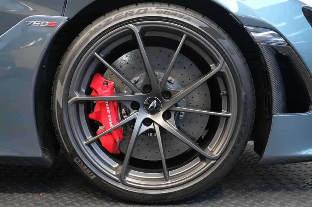 McLaren 750S Coupé Performance/CARBON/LIFT/RACING SE/B&W 09/2023-photo-11
