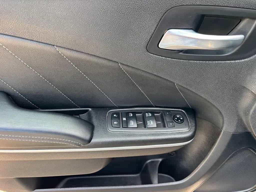 Dodge Charger 5.7 V8 HEMI R/T Navi / Kamera 05/2021-photo-18