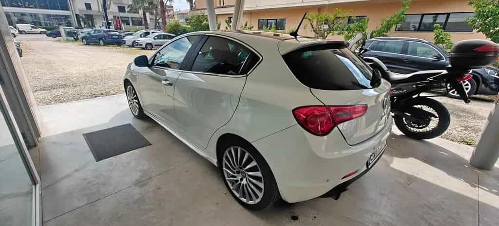 Alfa Romeo Giulietta 1.4 Turbo MultiAir Distinct 05/2011-photo-4