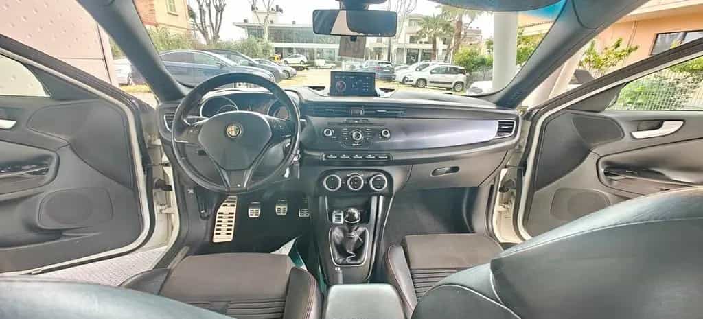 Alfa Romeo Giulietta 1.4 Turbo MultiAir Distinct 05/2011-photo-7