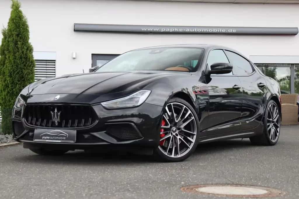 Maserati Ghibli 3.8 V8 Trofeo +21ZOLL+CABRON+ASSIST+B&W++ 10/2021-photo-1