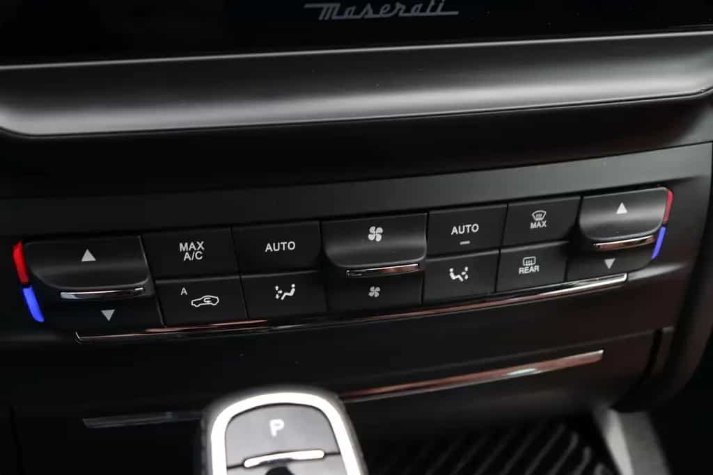 Maserati Ghibli 3.8 V8 Trofeo +21ZOLL+CABRON+ASSIST+B&W++ 10/2021-photo-10