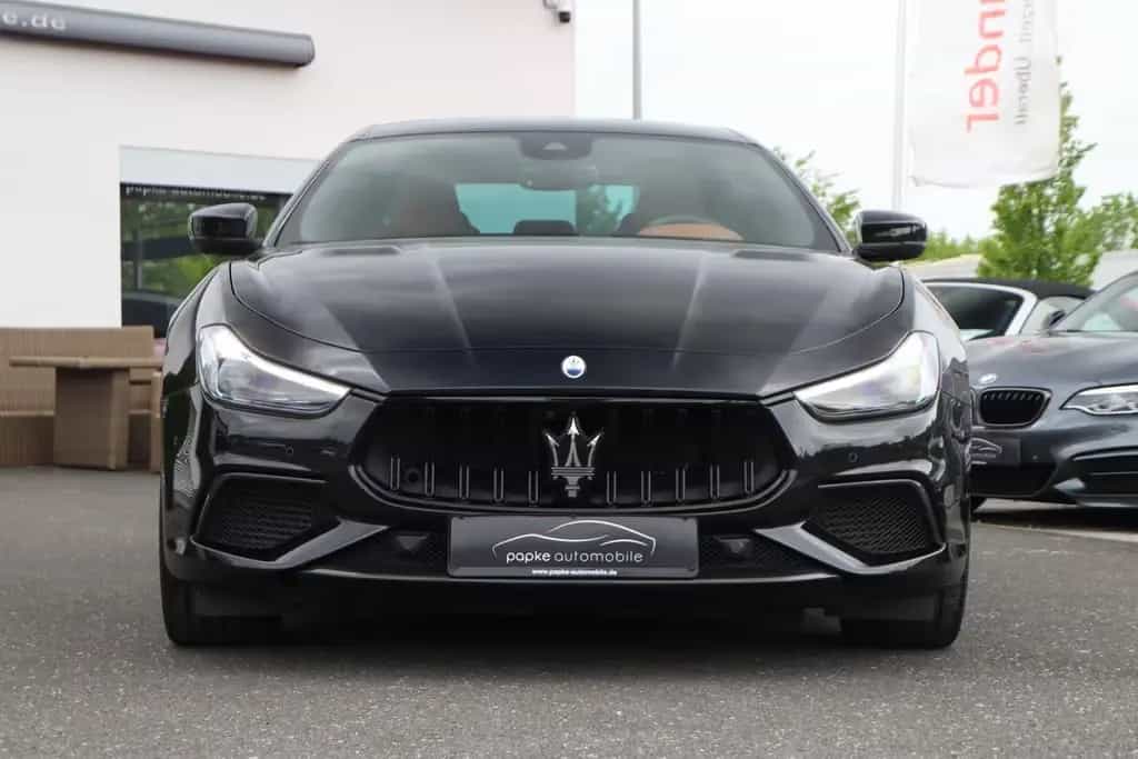 Maserati Ghibli 3.8 V8 Trofeo +21ZOLL+CABRON+ASSIST+B&W++ 10/2021-photo-2