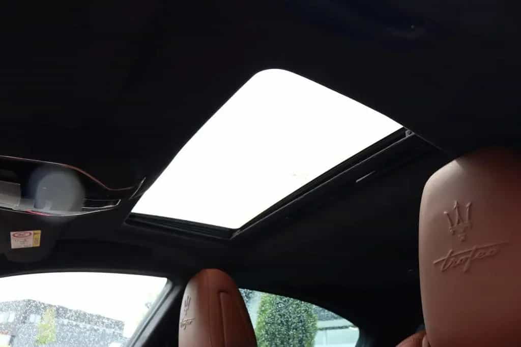 Maserati Ghibli 3.8 V8 Trofeo +21ZOLL+CABRON+ASSIST+B&W++ 10/2021-photo-28