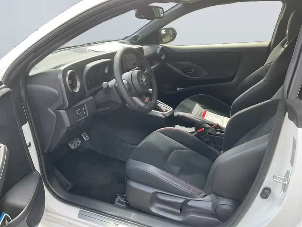Toyota Yaris GR 4x4 Autom Navi *Kamera*SHZ*JBL* WKR ink 04/2026-photo-7