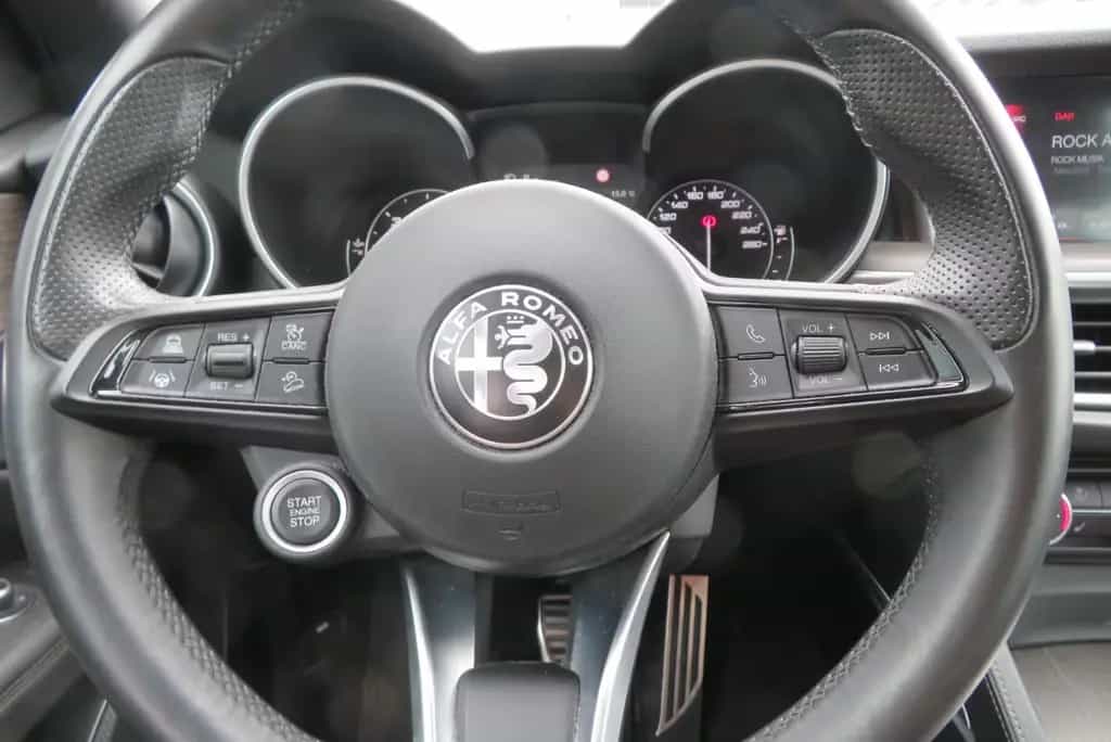 Alfa Romeo Stelvio Ti Q4 2.2 Diesel 210PS *AHK* 10/2022-photo-10