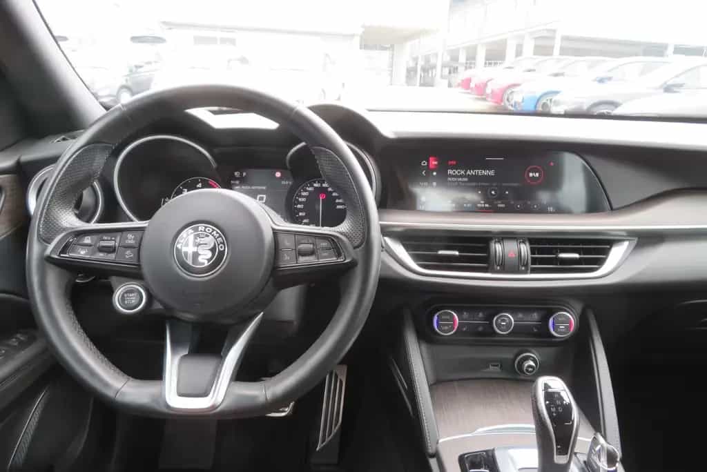 Alfa Romeo Stelvio Ti Q4 2.2 Diesel 210PS *AHK* 10/2022-photo-9