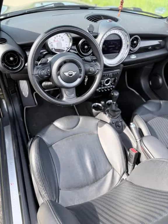 MINI Cooper S Cabrio 12/2010-photo-12